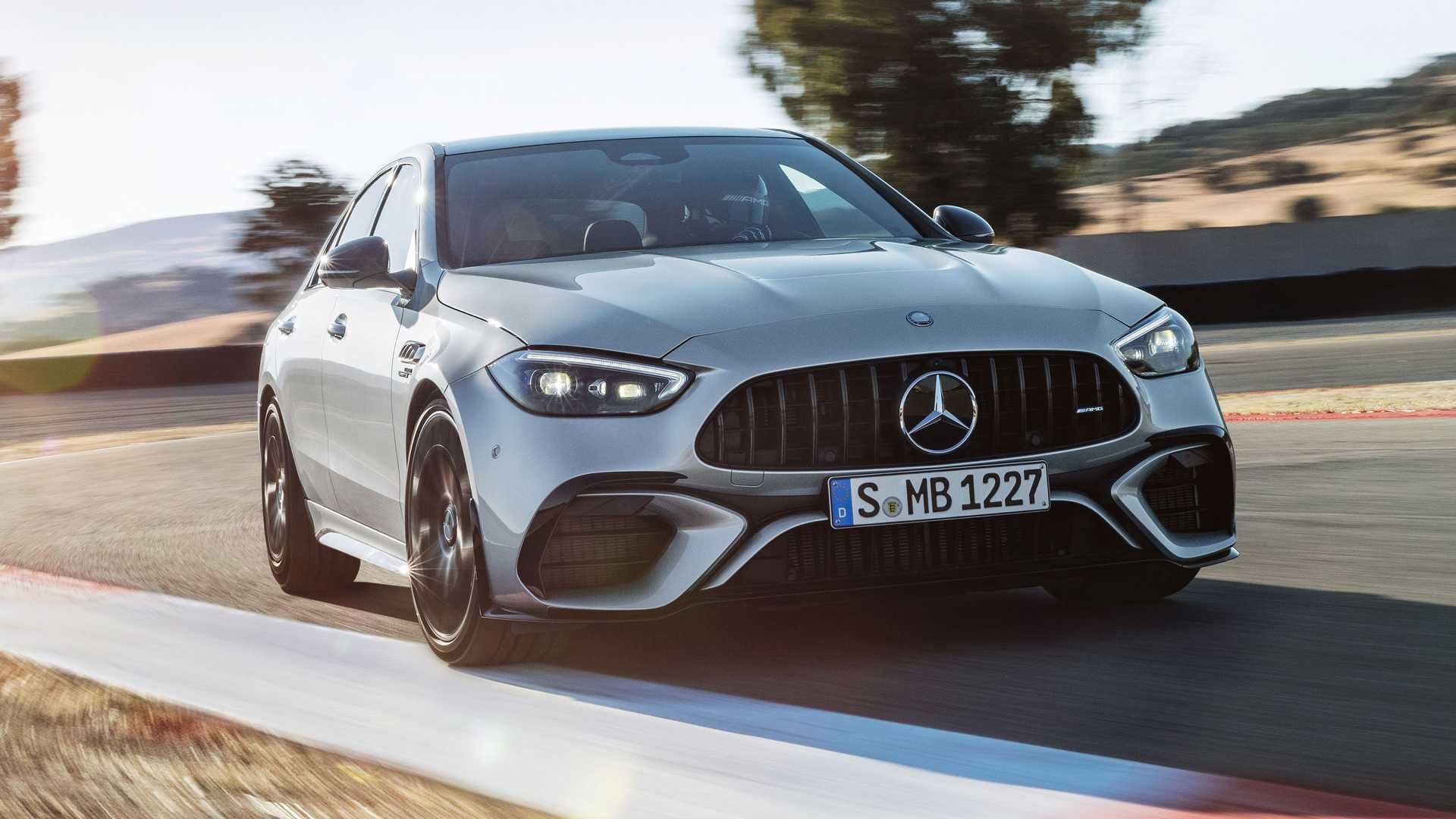 الكشف الرسمي عن مرسيدس بنز C63 AMG الجديدة كليا – بمحرك 2.0 لتر و قوة 680 حصان